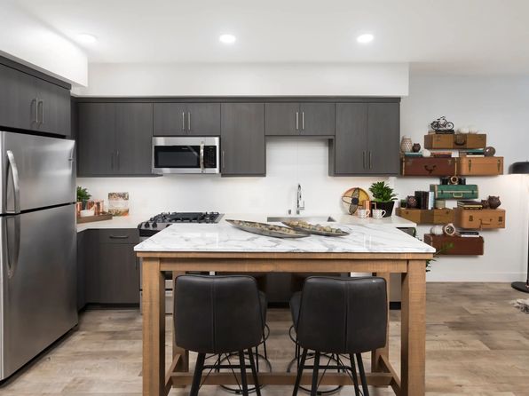 75 W Walnut St #463641615