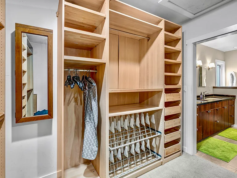 2909 W Clark Ave — Photo 11