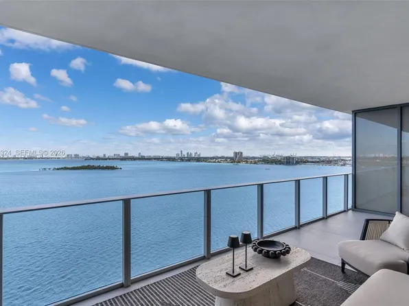 700 NE 24th St, Miami, FL