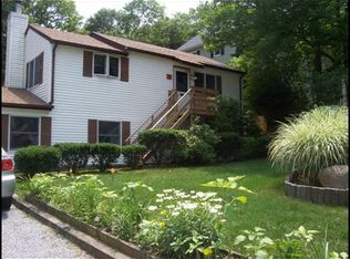 7 Pirate St, Riverhead, NY 11901