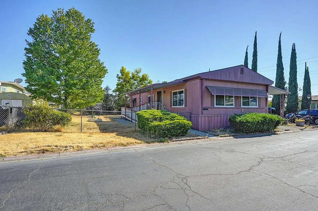 62 Kit Ln photo 1