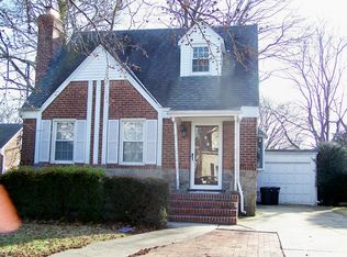 25 Doncaster Rd, Malverne, NY 11565