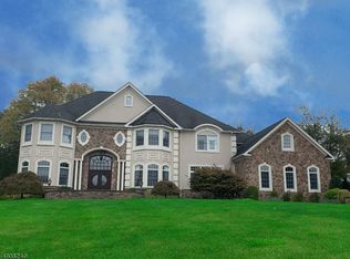 7 Gunthers Vw, Towaco, NJ 07082