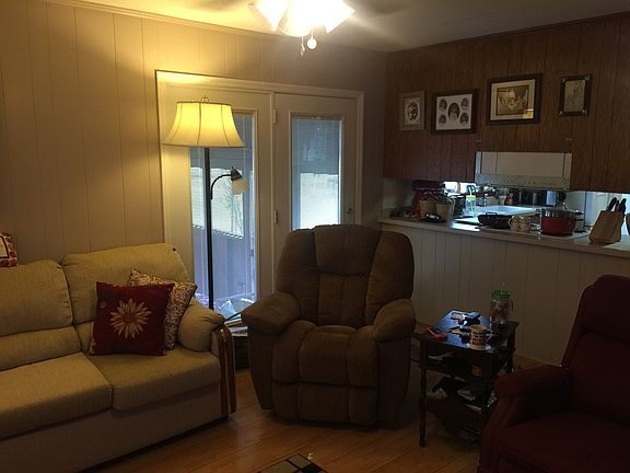 5th image of 2427 Woodland Dr