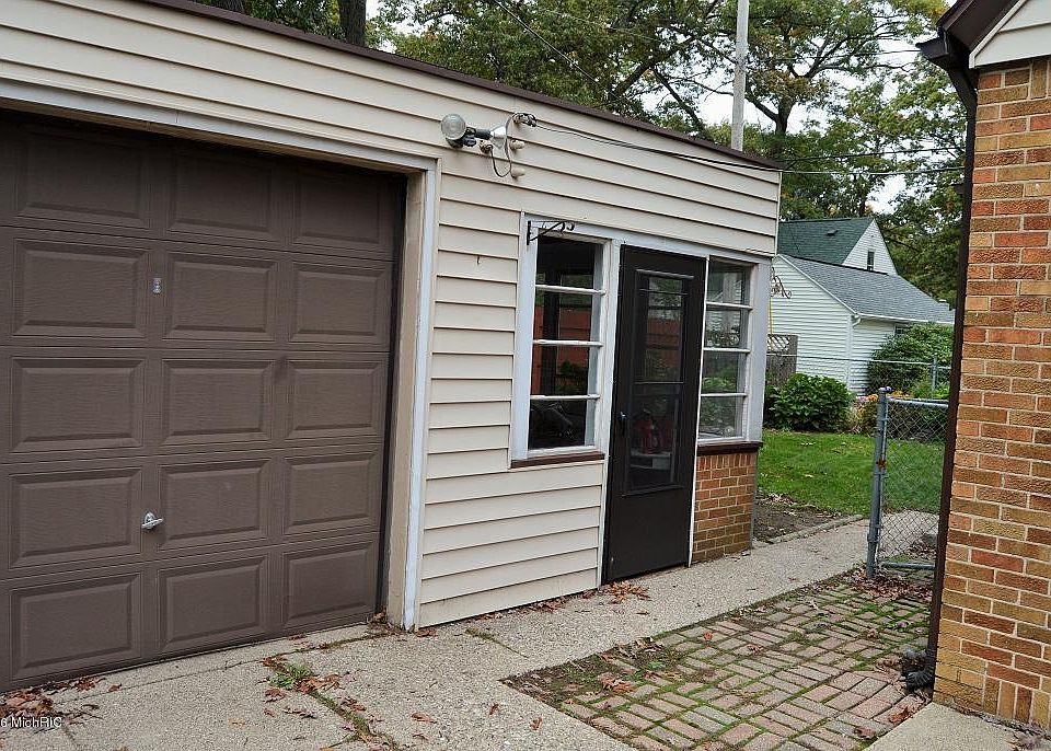 2469 Glenside Blvd, Muskegon, MI 49441 Zillow