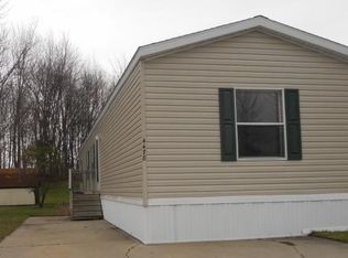 1090 Maple Leaf Ln NW, Grand Rapids, MI 49534