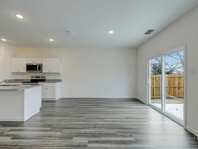 2713 Silver Leaf Ln — Photo 12