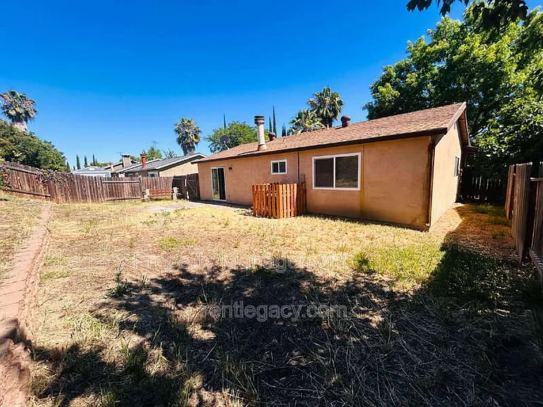6841 Castleberry Cir — Photo 18
