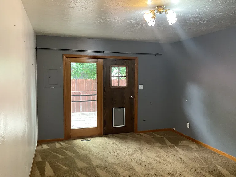 203-205 S Paxton Ave — Photo 10