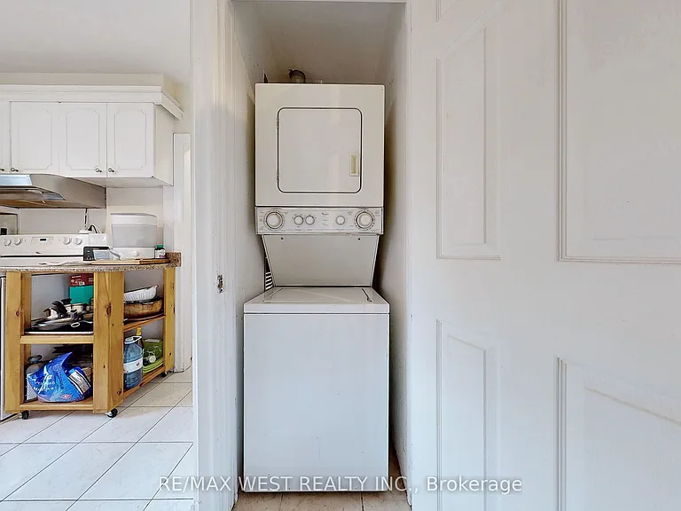 139 Ranee Ave #MAIN FLOOR — Photo 28