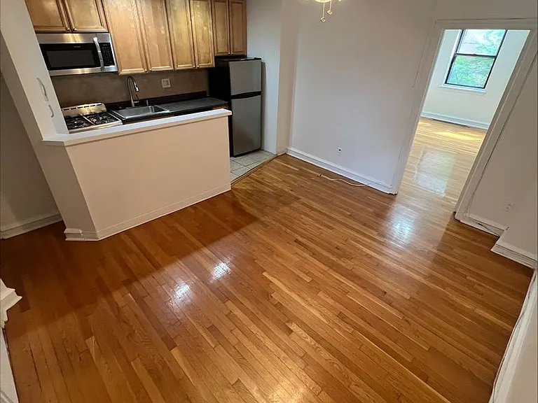 318 S 15th St #3F — Photo 6
