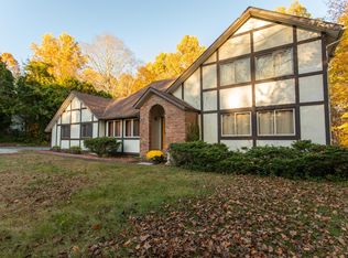 5 Briar Hill Rd, Norwich, CT 06360