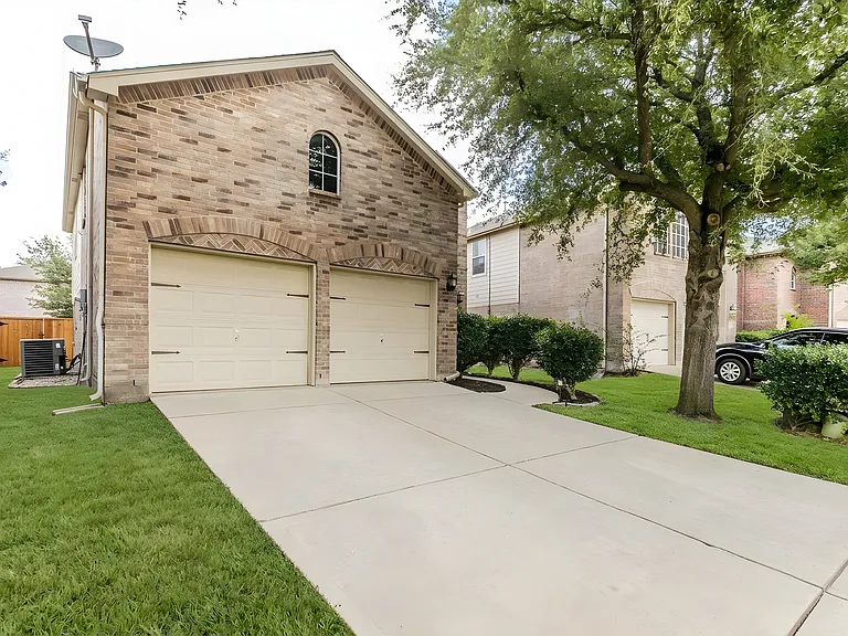 10640 Colfax Dr — Photo 4