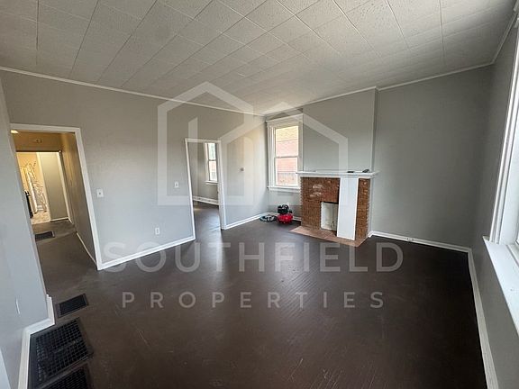 2nd image of 3735 Lovell Ave #1