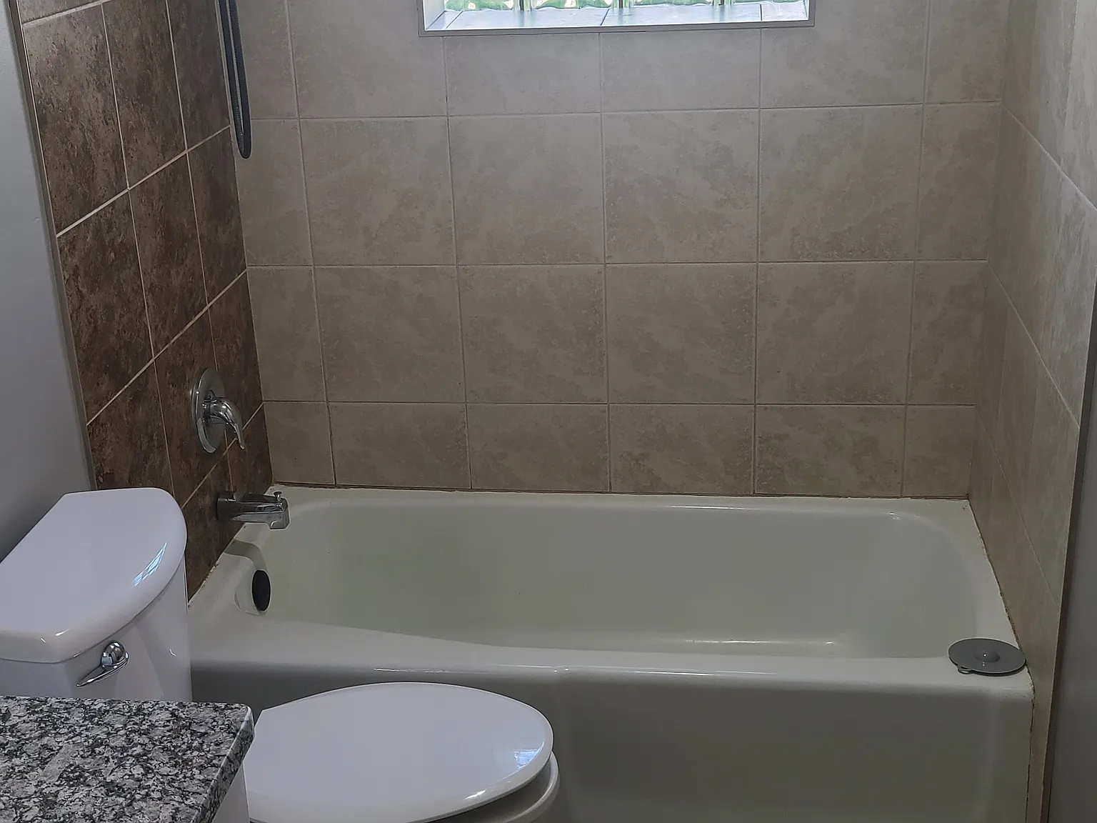 1 bed, 700 sqft, $1,050 — Photo 4