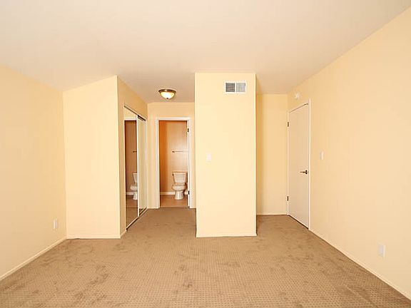 5th image of 696 Towle Way APT 25