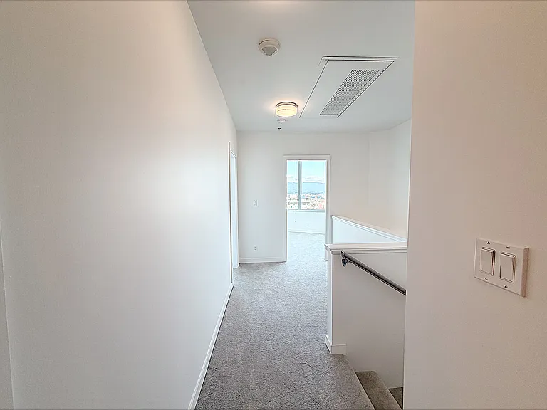 97 W Georgia St #2502 — Photo 11