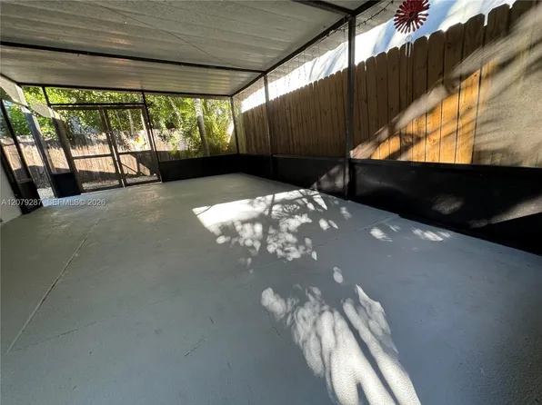 2105 Monroe Ter, Hollywood, FL 33020