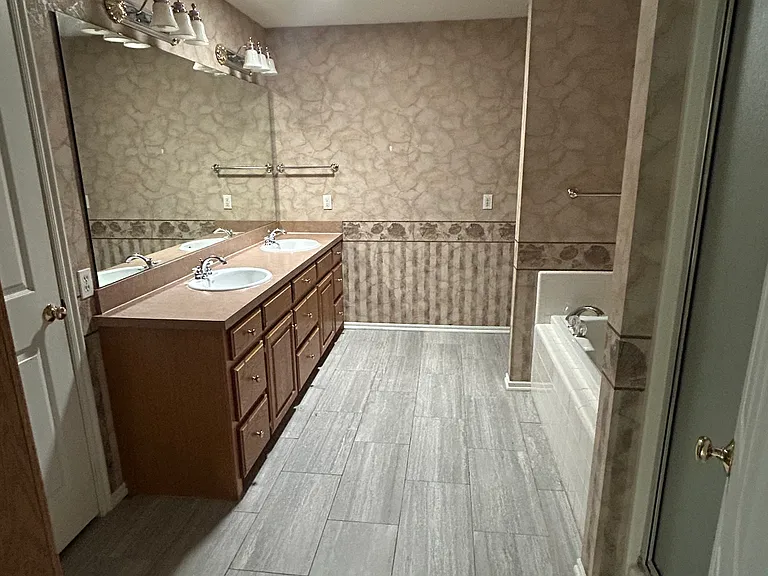 121 W Lakeview Rd — Photo 14