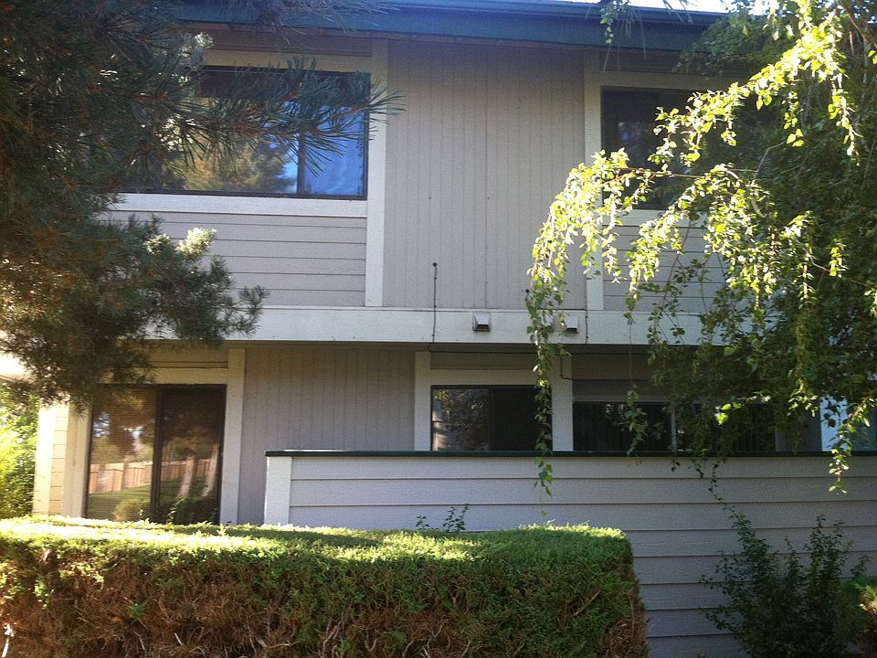 2nd image of 2495 Sycamore Glen Dr