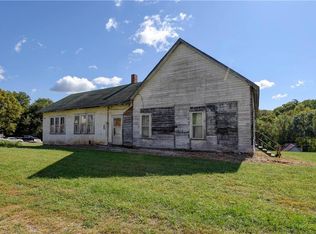 255 Ioway St, Weston, MO 64098