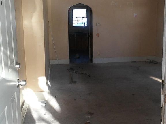 Entry-Living Room