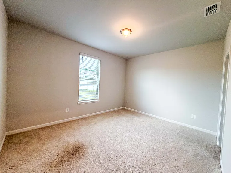 628 Sidney Ct — Photo 36