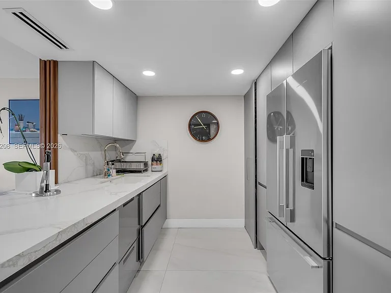155 Ocean Lane Dr #1105 — Photo 11