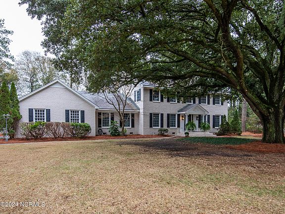 4th image of 221 Country Club Drive