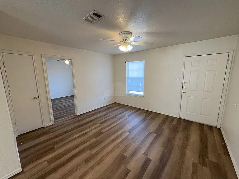 1709 Spring Rose, Killeen — Photo 4