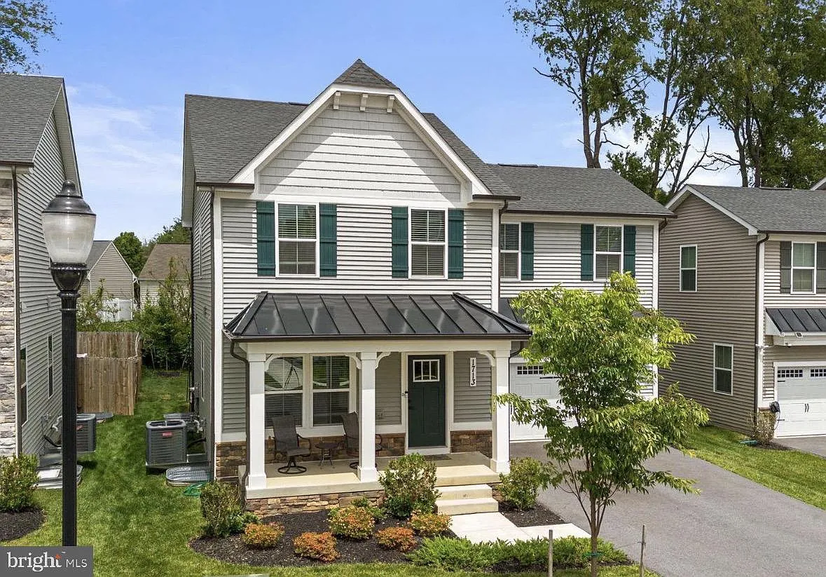 4 bed, 3.5 bath, 2390 sqft, $3,500 — Photo 1