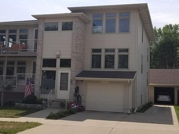 Upper level condo with awesome views