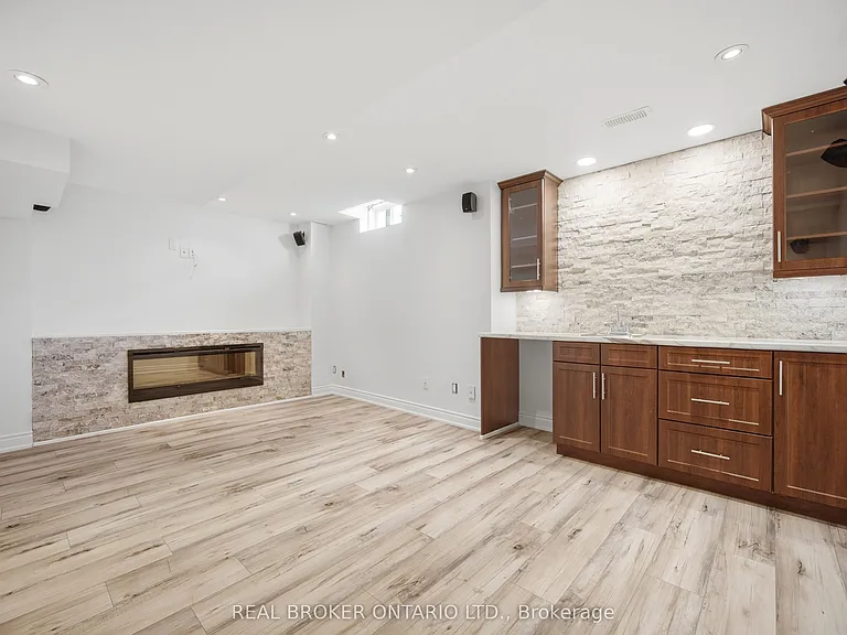 3277 Paul Henderson Dr — Photo 21