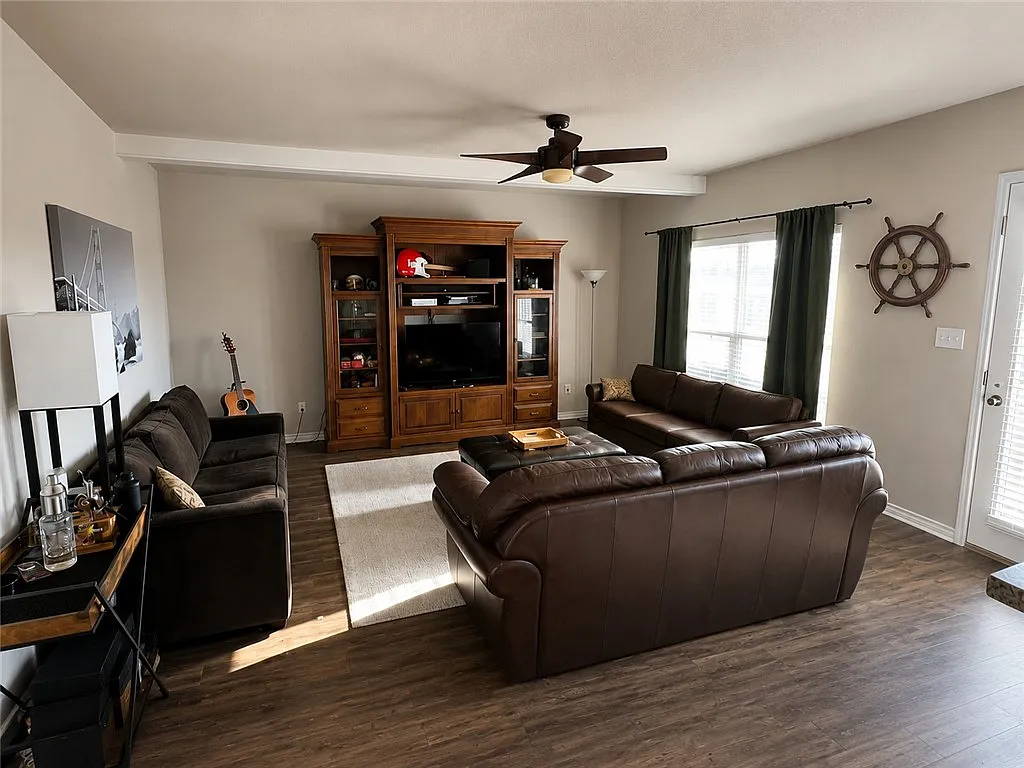 Building Photo - 3529 Summerway Dr