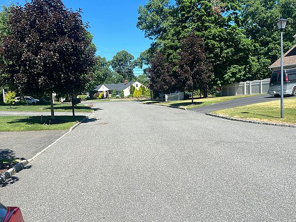 5th image of 5 Keystone Ct