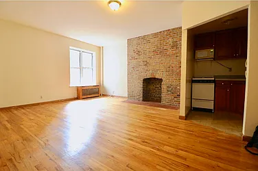 Rented by Street Realty Brokerage LLC