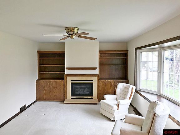 2nd image of 922 Charles Ave
