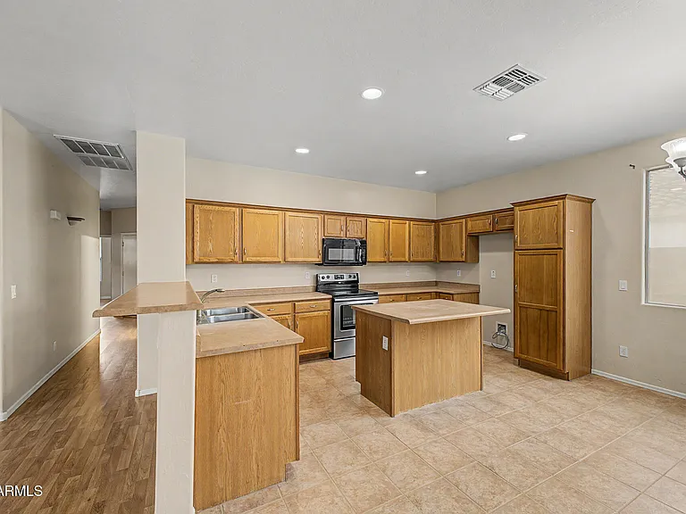 3060 E Ravenswood Dr — Photo 6