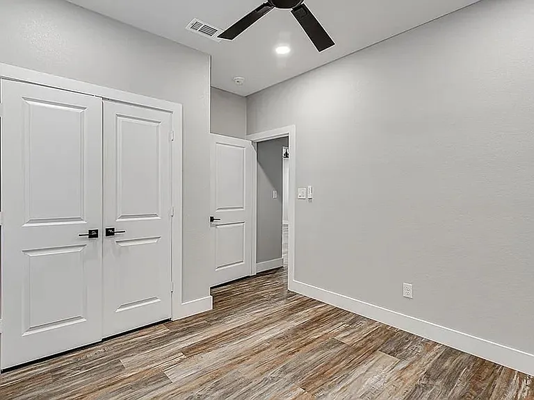 90 Live Oak St — Photo 15