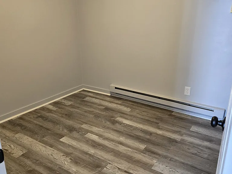 18 Clinton St #1R — Photo 2