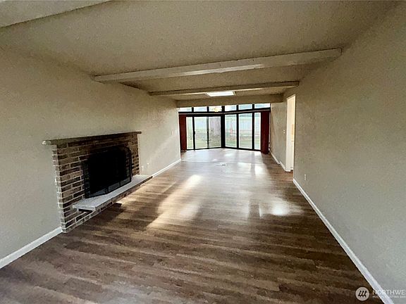 4th image of 14719 104th Avenue E
