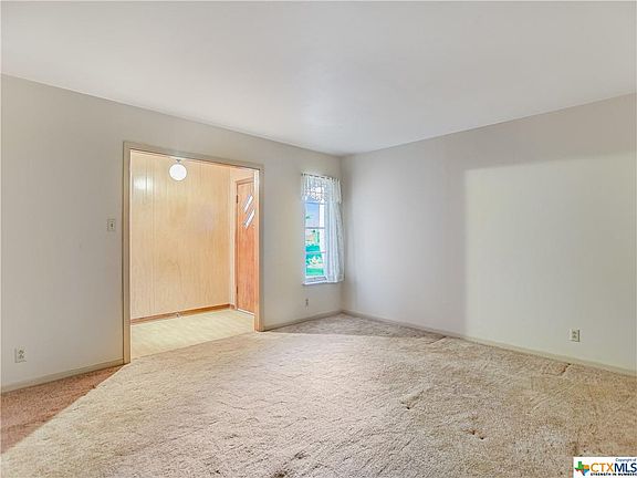 3rd image of 1006 Newport Ave