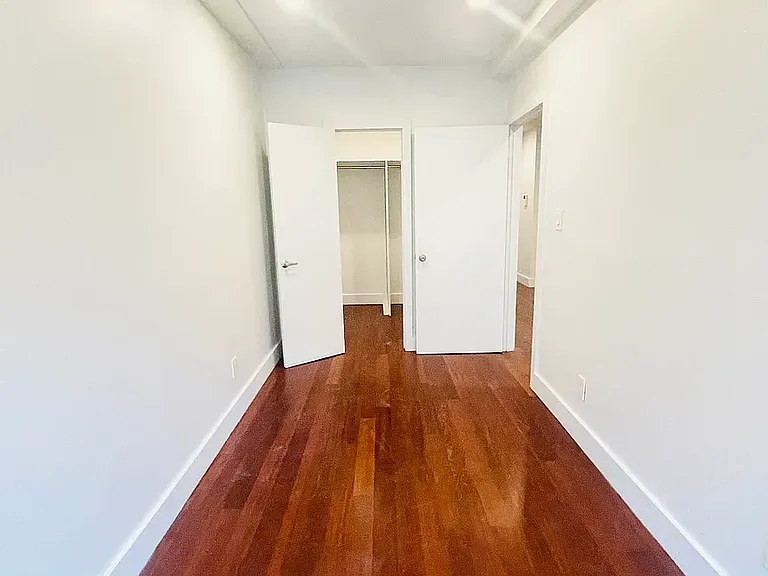 349 E 10th St #3RR — Photo 7