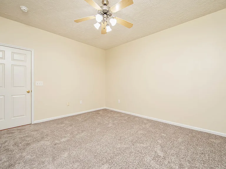 3930-101 Bardstown Ct — Photo 31