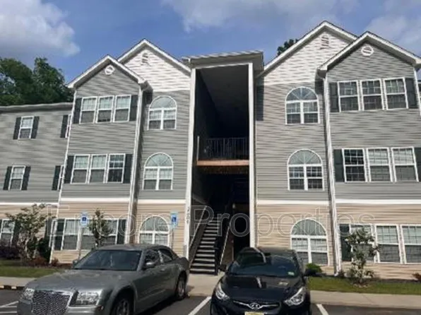 2608 Pennoak Way #F, Greensboro, NC 27407