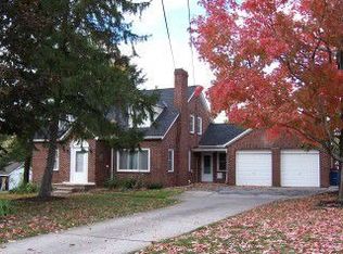 235 E Pleasant Valley Rd, Seven Hills, OH 44131