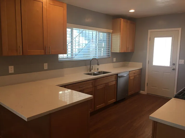 4663 Terrace Dr — Photo 9