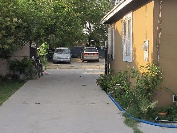3rd image of 15616 Merrill Ave