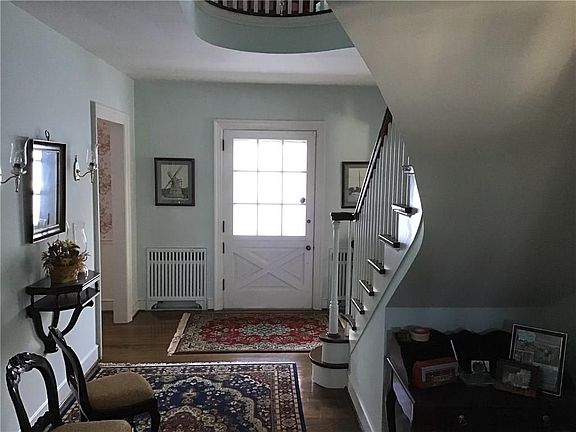 2nd image of 199 Jefferson St