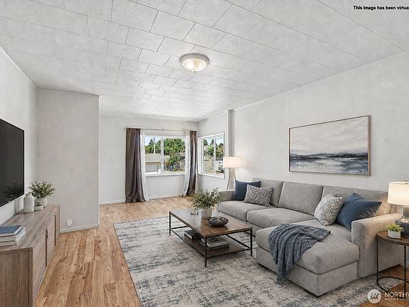 3rd image of 806 4th Street SE